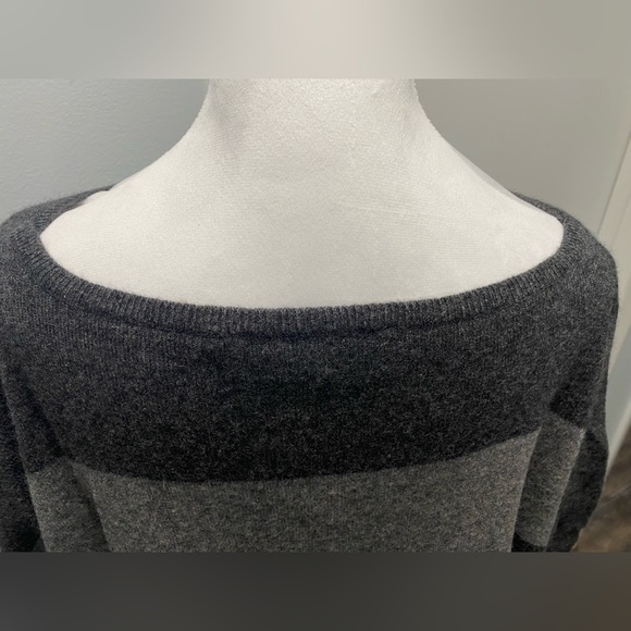 Vince Cashmere Crew Neck Sweater - Picture 6 of 9
